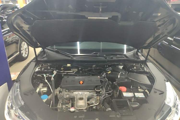 Used Honda Accord 2016 2.0L Comfort Edition Engine Bay