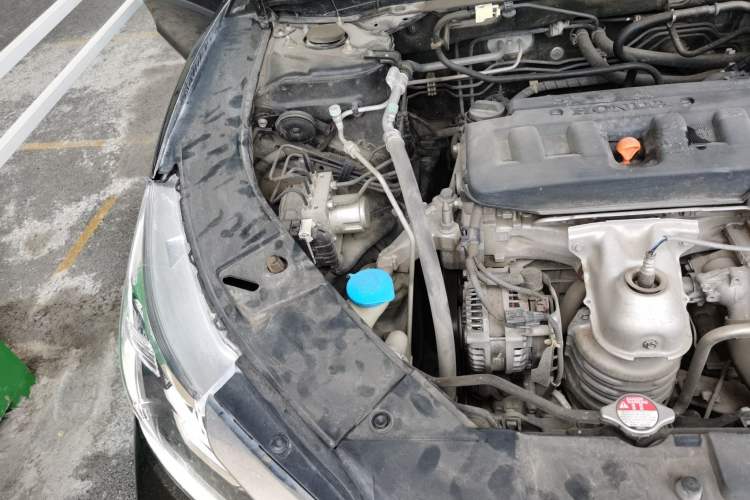 Used Honda Accord 2016 2.0L Comfort Edition Engine Bay Right