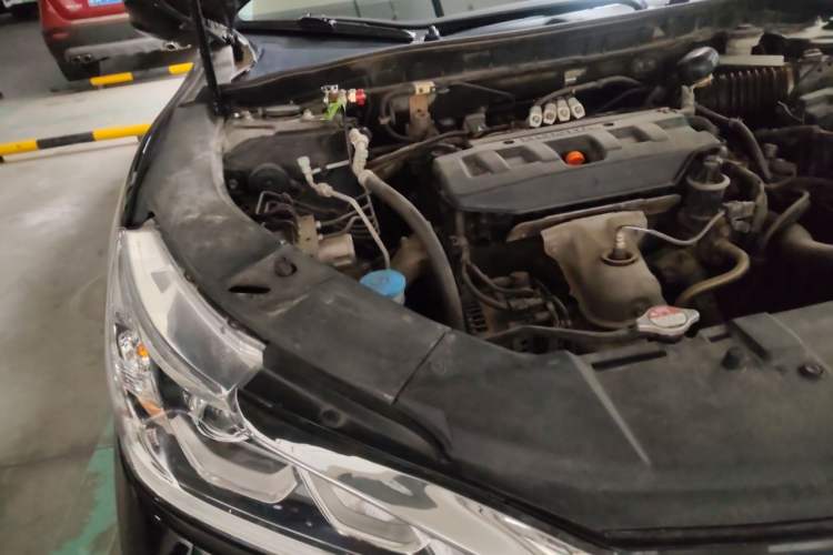 Used Honda Accord 2016 2.0L Comfort Edition Engine Bay Right