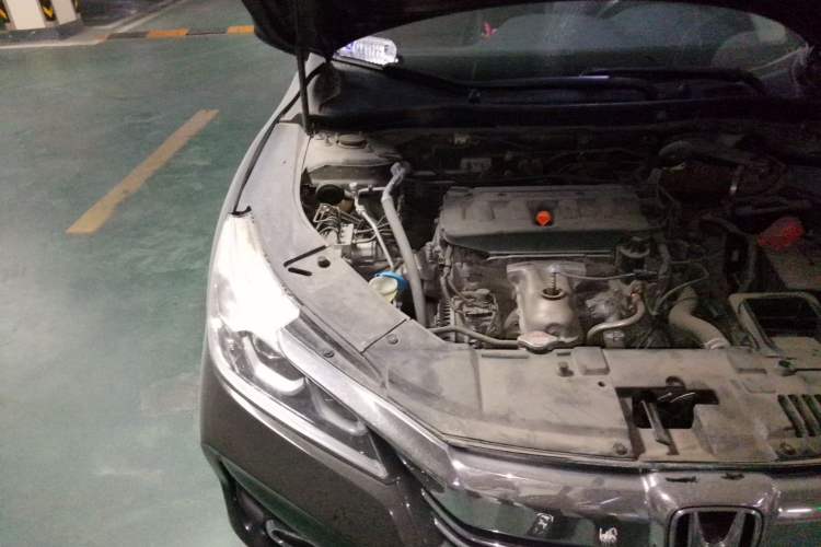 Used Honda Accord 2016 2.0L Comfort Edition Engine Bay Right