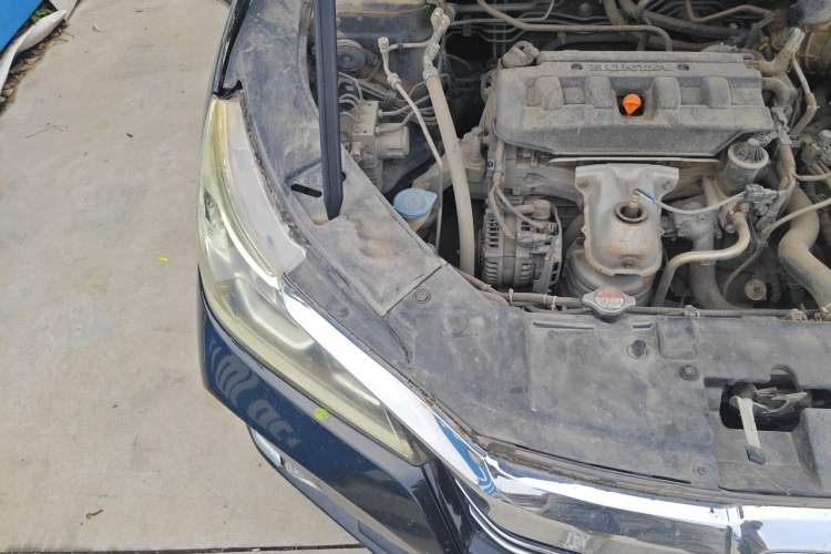 Used Honda Accord 2016 2.0L Comfort Edition Engine Bay Right