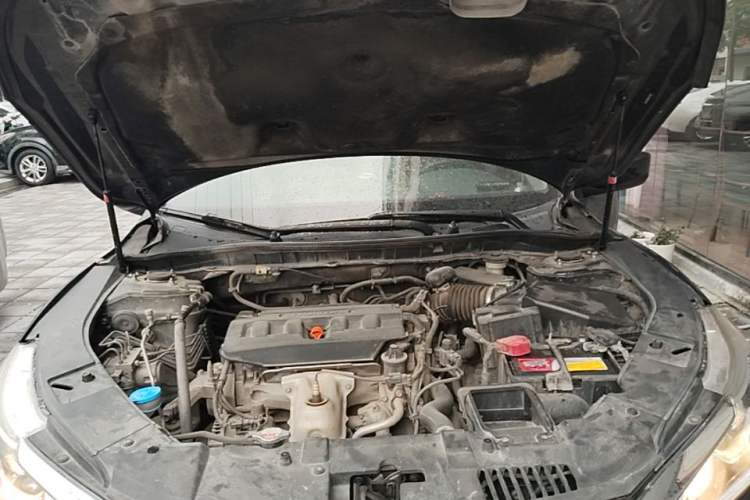 Used Honda Accord 2016 2.0L Comfort Edition Engine Bay