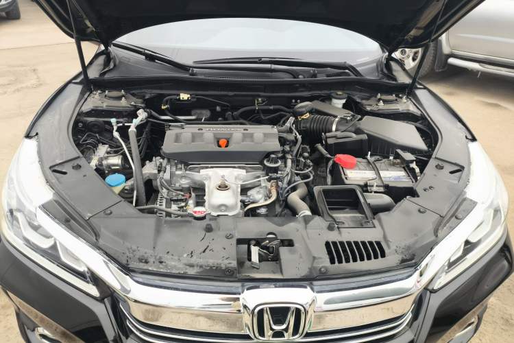 Used Honda Accord 2016 2.0L Comfort Edition Engine Bay