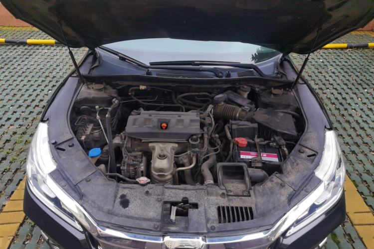 Used Honda Accord 2016 2.0L Comfort Edition Engine Bay