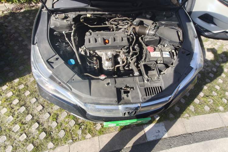 Used Honda Accord 2016 2.0L Comfort Edition Engine Bay