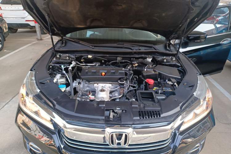 Used Honda Accord 2016 2.0L Comfort Edition Engine Bay