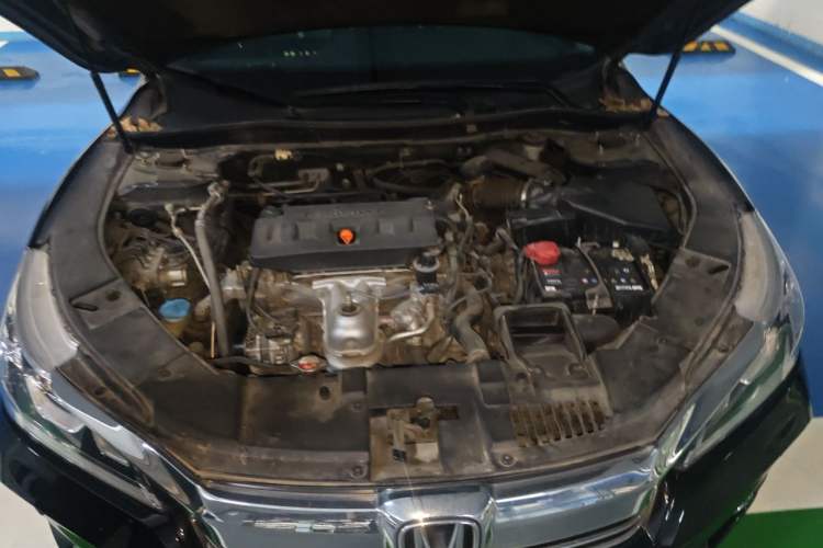 Used Honda Accord 2016 2.0L Comfort Edition Engine Bay