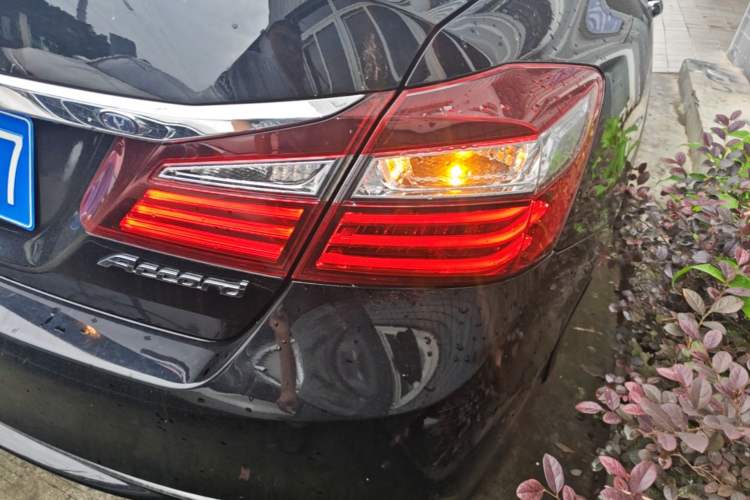 Used Honda Accord 2016 2.0L Comfort Edition Exterior 3