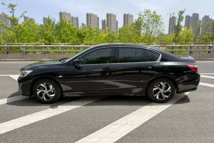 Used Honda Accord 2016 2.0L Comfort Edition Exterior 3