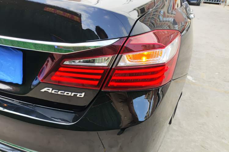 Used Honda Accord 2016 2.0L Elite Edition Exterior 3