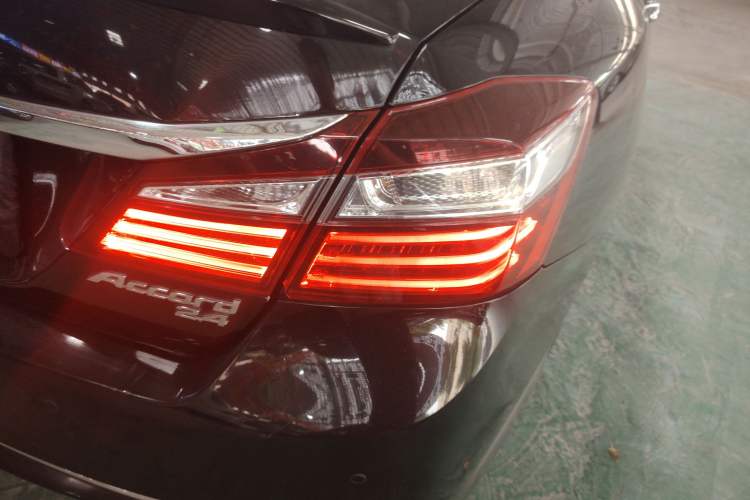Used Honda Accord 2016 2.4L Comfort Edition Exterior 3