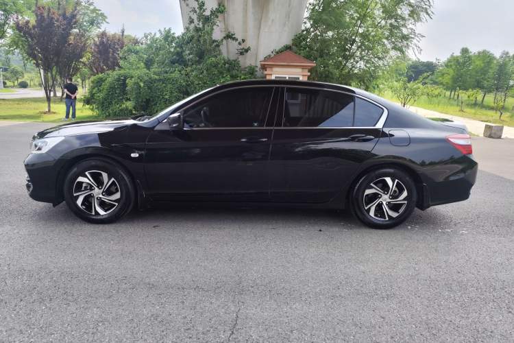 Used Honda Accord 2016 2.0L Comfort Edition Exterior 3