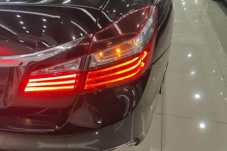 Used Honda Accord 2016 2.0L Comfort Edition Exterior 3