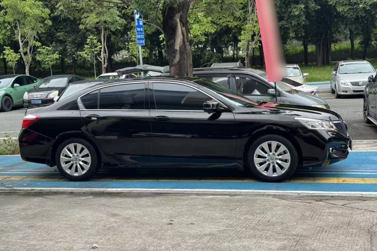 Used Honda Accord 2016 2.4L EX New Year Limited Edition Special Package Exterior 4