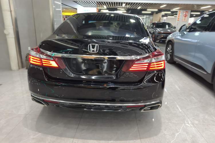 Used Honda Accord 2016 2.0L Elite Edition Exterior 4