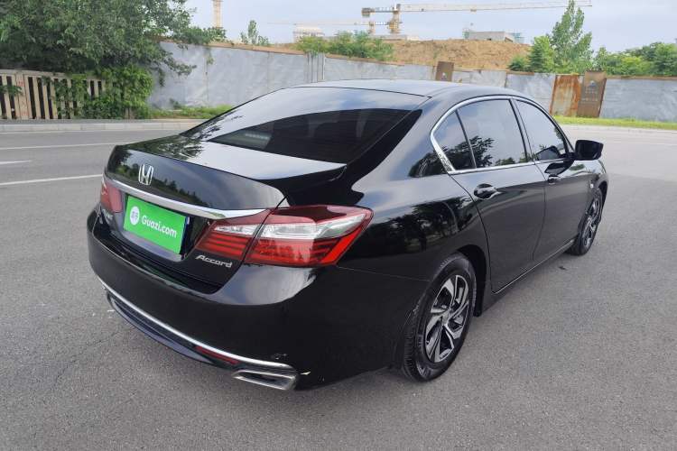 Used Honda Accord 2016 2.0L Comfort Edition Exterior 5