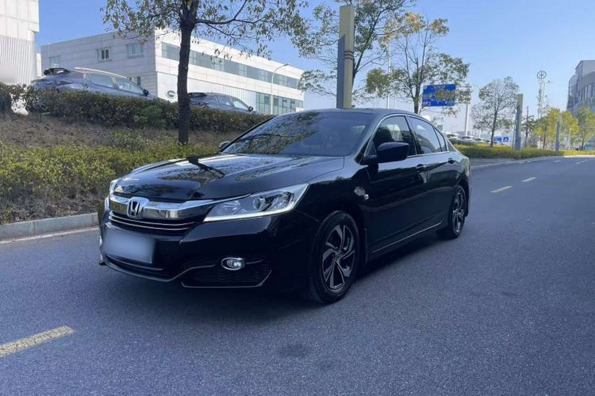 Used Honda Accord 2016 2.0L Comfort Edition Front Left 45 Deg