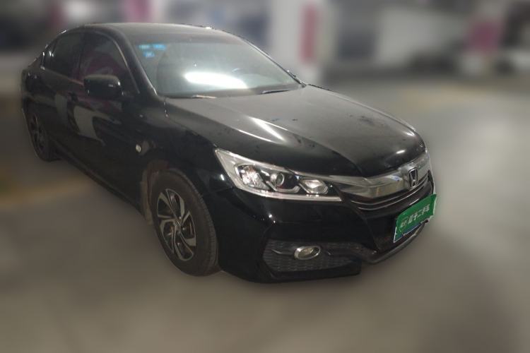 Used Honda Accord 2016 2.0L Elite Edition Front Right 45 Deg