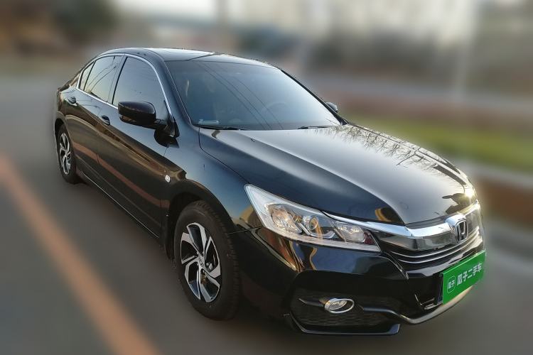 Used Honda Accord 2016 2.0L Comfort Edition Front Right 45 Deg
