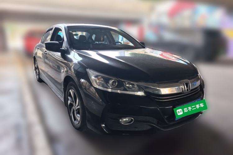 Used Honda Accord 2016 2.0L Comfort Edition Front Right 45 Deg