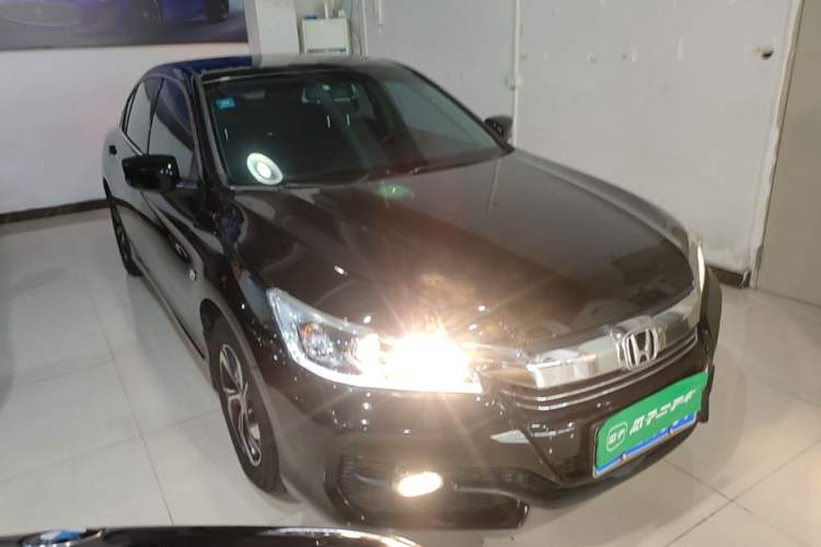 Used Honda Accord 2016 2.0L Elite Edition Front Right 45 Deg