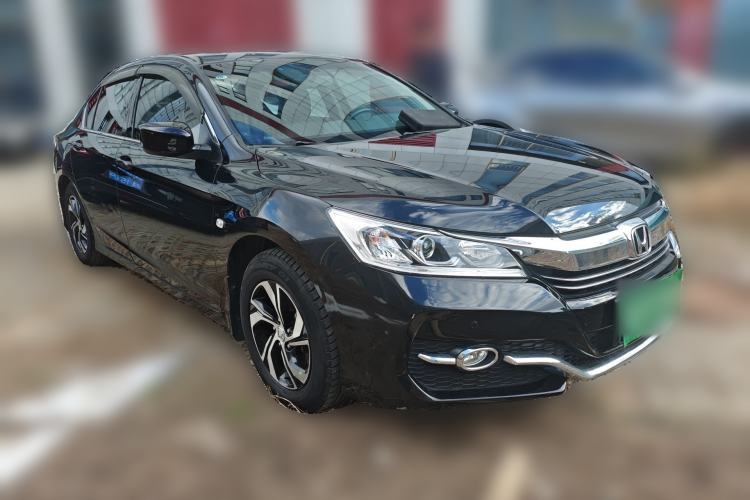 Used Honda Accord 2016 2.0L Comfort Edition Front Right 45 Deg