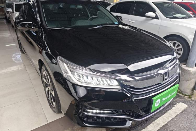 Used Honda Accord 2016 2.4L Luxury Edition Front Right 45 Deg