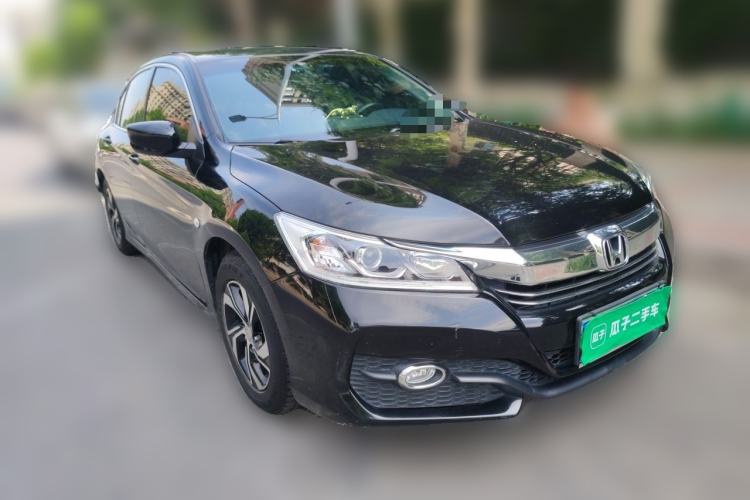 Used Honda Accord 2016 2.0L Comfort Edition Front Right 45 Deg