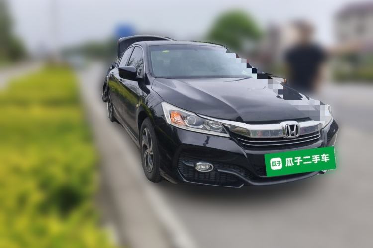 Used Honda Accord 2016 2.0L Comfort Edition Front Right 45 Deg