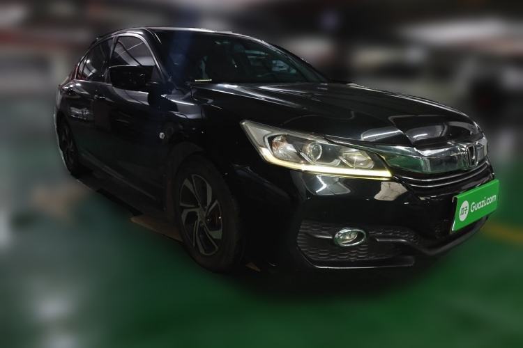 Used Honda Accord 2016 2.0L Comfort Edition Front Right 45 Deg