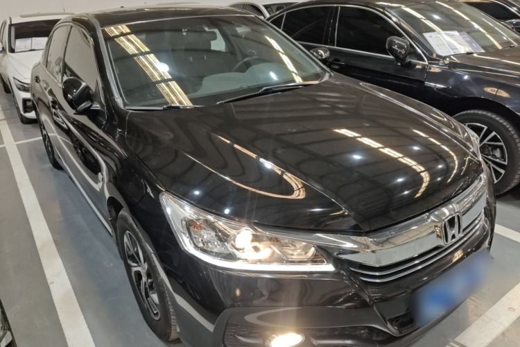 Used Honda Accord 2016 2.0L Comfort Edition Front Right 45 Deg