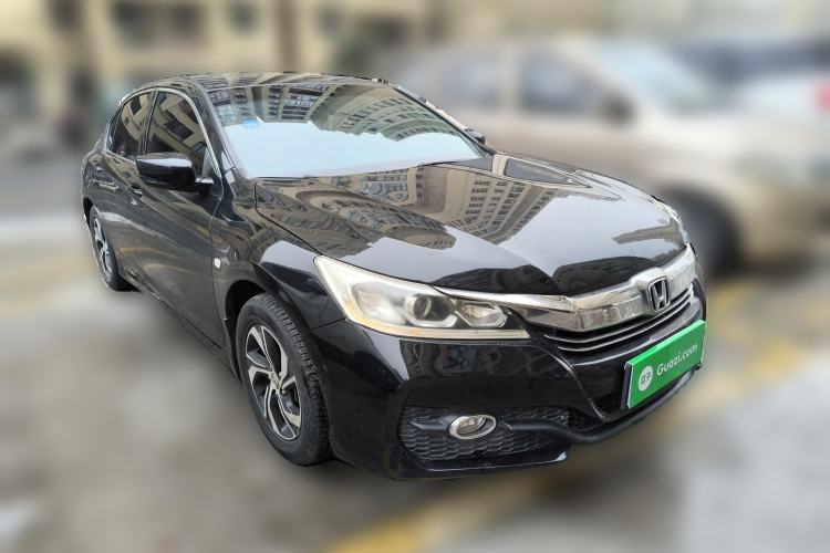 Used Honda Accord 2016 2.0L Comfort Edition Front Right 45 Deg