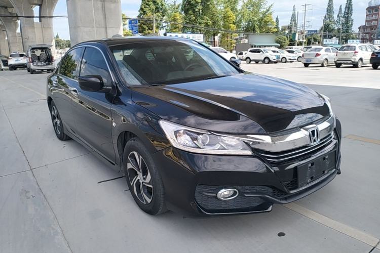 Used Honda Accord 2016 2.0L Comfort Edition Front Right 45 Deg