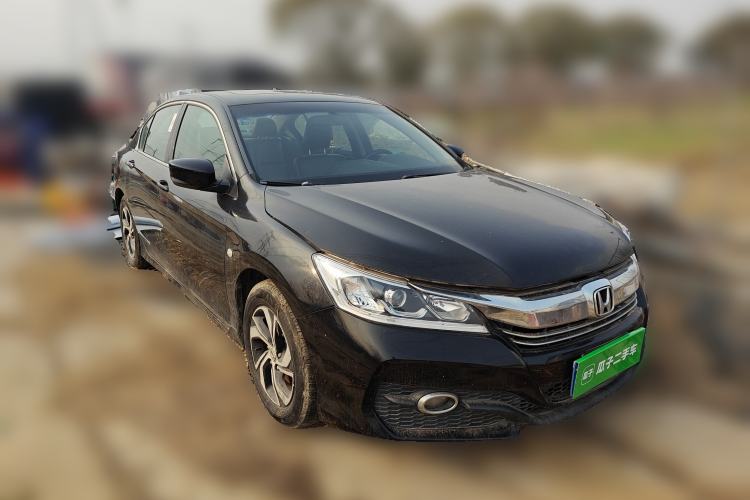 Used Honda Accord 2016 2.0L Comfort Edition Front Right 45 Deg