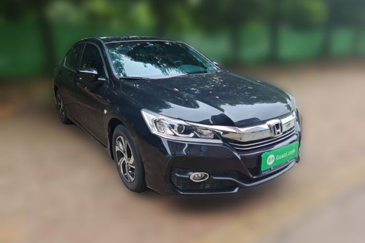 Used Honda Accord 2016 2.0L Comfort Edition Front Right 45 Deg