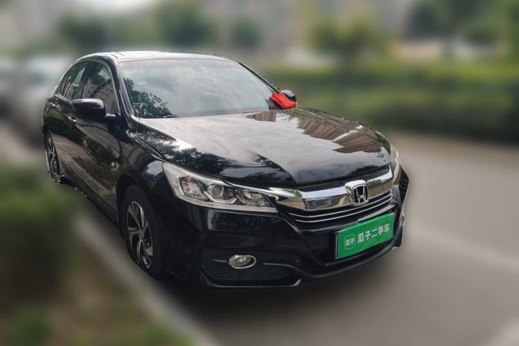 Used Honda Accord 2016 2.0L Comfort Edition Front Right 45 Deg
