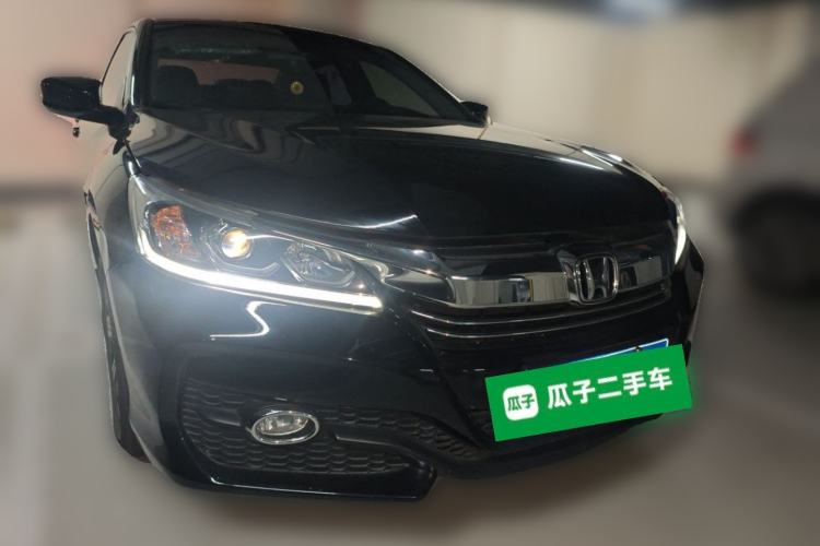 Used Honda Accord 2016 2.0L Comfort Edition Front Right 45 Deg