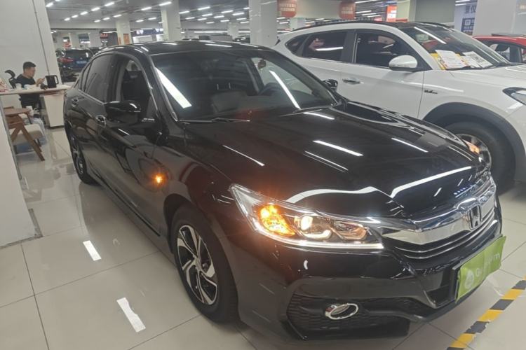 Used Honda Accord 2016 2.0L Comfort Edition Front Right 45 Deg
