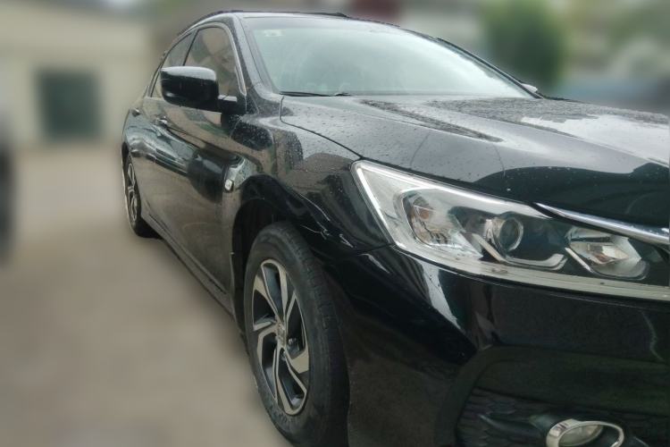Used Honda Accord 2016 2.0L Comfort Edition Front Right 45 Deg