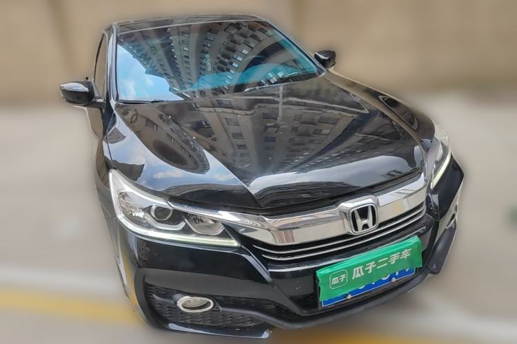 Used Honda Accord 2016 2.0L Comfort Edition Front Right 45 Deg
