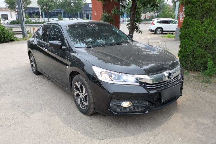 Used Honda Accord 2016 2.0L Comfort Edition Front Right 45 Deg