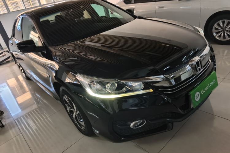 Used Honda Accord 2016 2.0L Comfort Edition Front Right 45 Deg