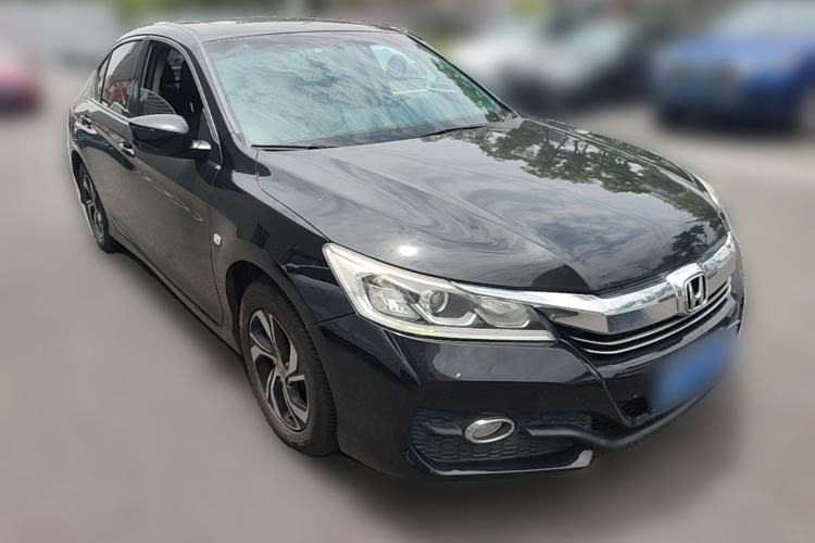 Used Honda Accord 2016 2.0L Comfort Edition Front Right 45 Deg
