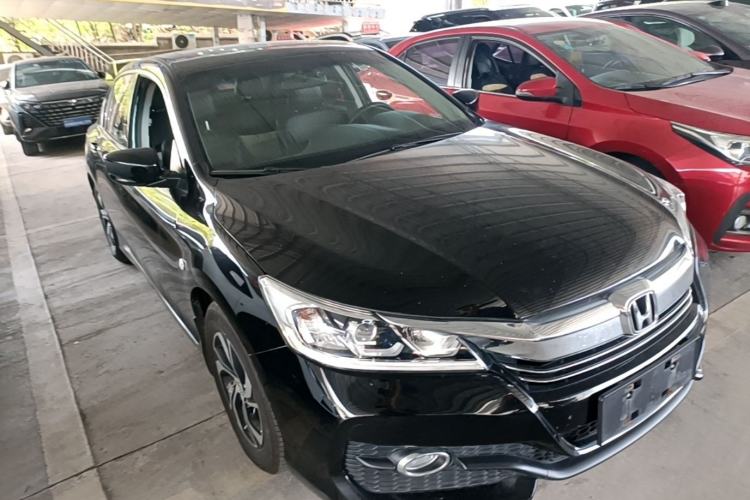 Used Honda Accord 2016 2.0L Comfort Edition Front Right 45 Deg