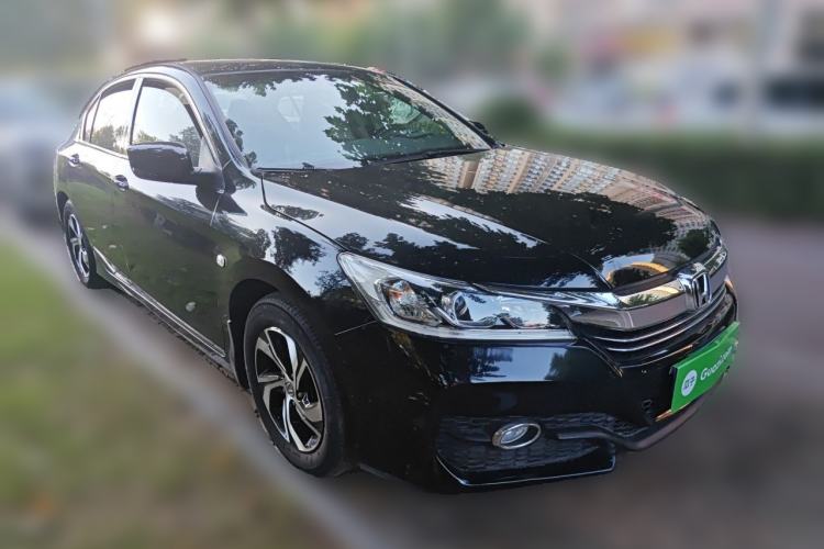 Used Honda Accord 2016 2.0L Comfort Edition Front Right 45 Deg