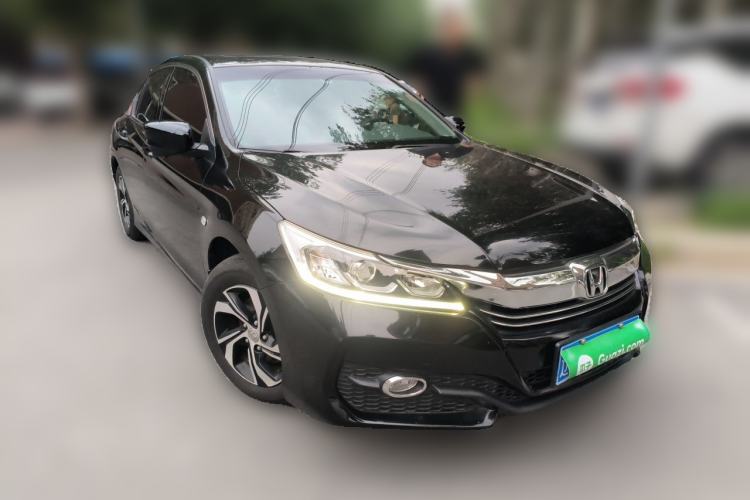 Used Honda Accord 2016 2.0L Comfort Edition Front Right 45 Deg