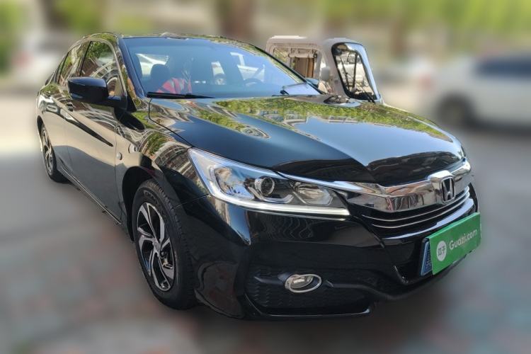 Used Honda Accord 2016 2.0L Comfort Edition Front Right 45 Deg