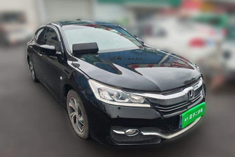 Used Honda Accord 2016 2.0L Comfort Edition Front Right 45 Deg