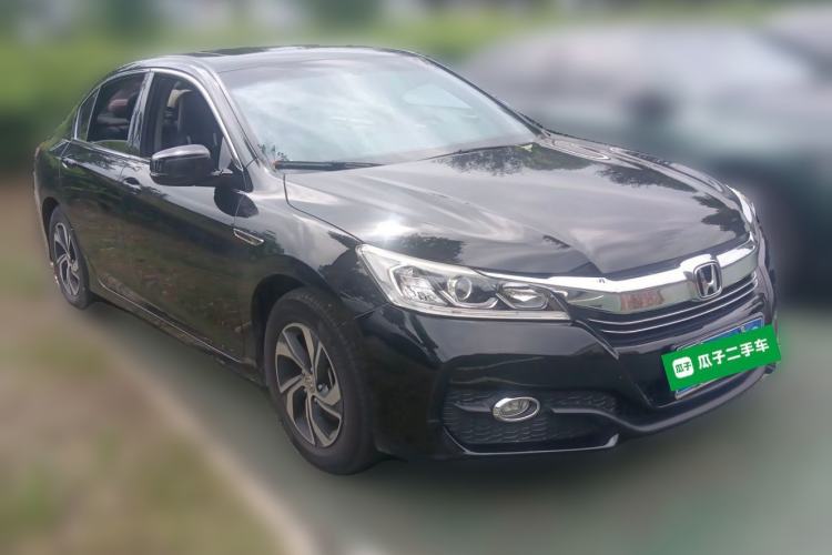 Used Honda Accord 2016 2.0L Luxury Edition Front Right 45 Deg