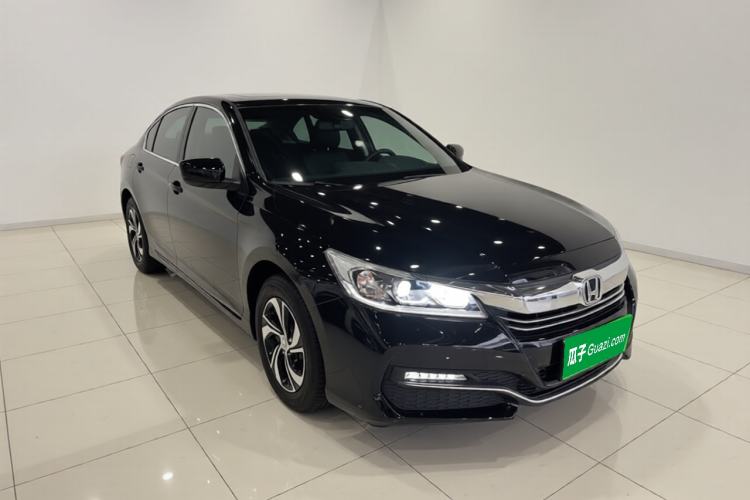 Used Honda Accord 2016 2.0L Comfort Edition Front Right 45 Deg